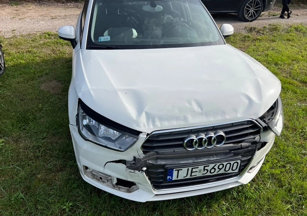 Audi A1 cena 22900 przebieg: 148000, rok produkcji 2015 z Warszawa małe 326